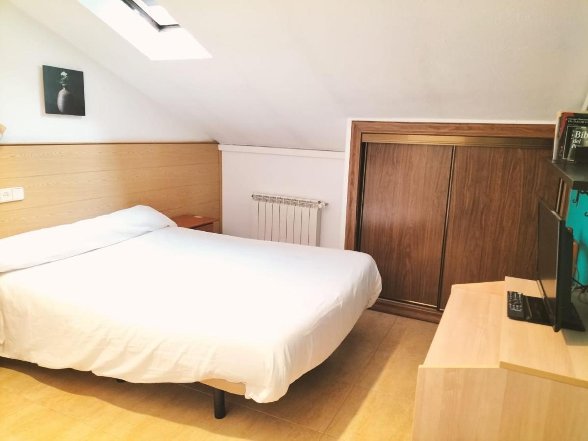 Hostal El Descanso Madrid Bagian luar foto